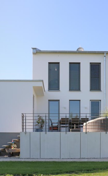 schwarz_05-350x570.jpg